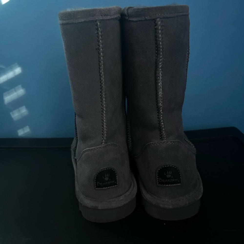 BearPaw Women’s Grey Boots Size 9